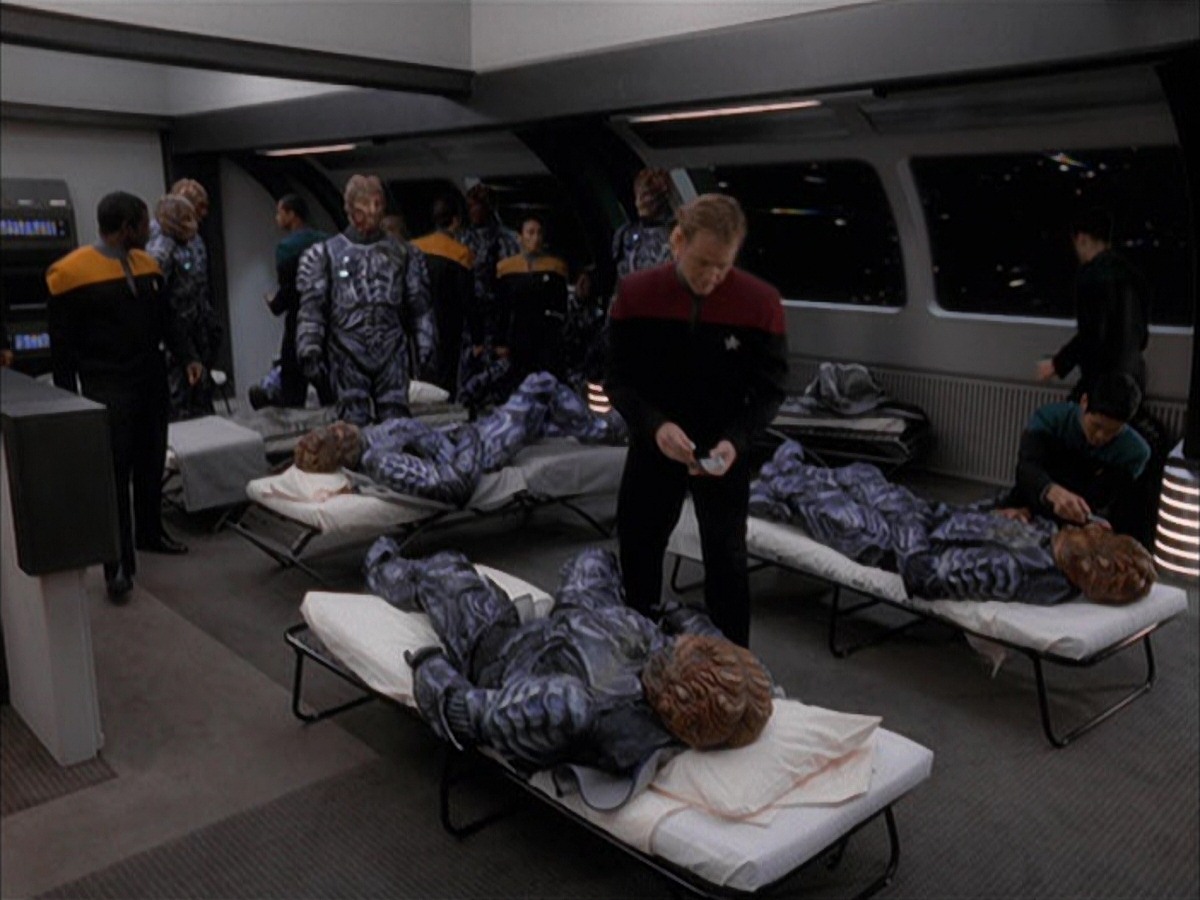 extant_StarTrek_VOY_7x09_7x10-FleshAndBlood_2129.jpg