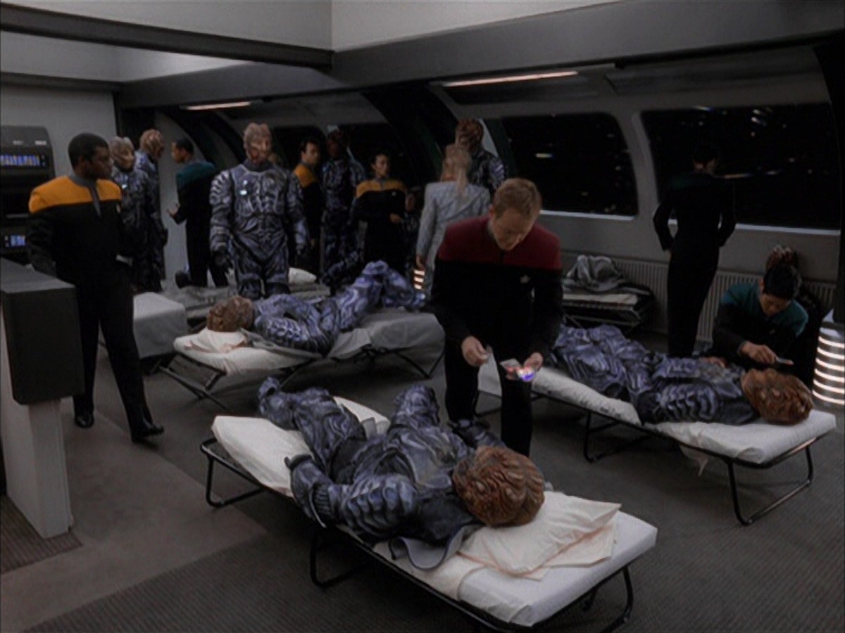 extant_StarTrek_VOY_7x09_7x10-FleshAndBlood_2130.jpg