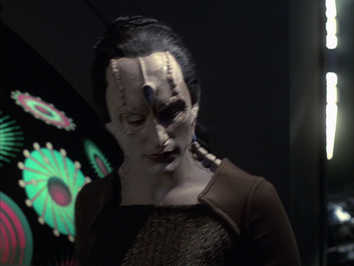 extant_StarTrek_VOY_7x09_7x10-FleshAndBlood_2176.jpg