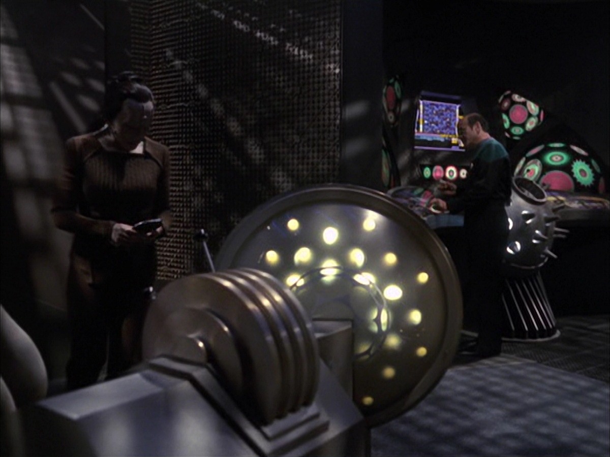 extant_StarTrek_VOY_7x09_7x10-FleshAndBlood_2181.jpg