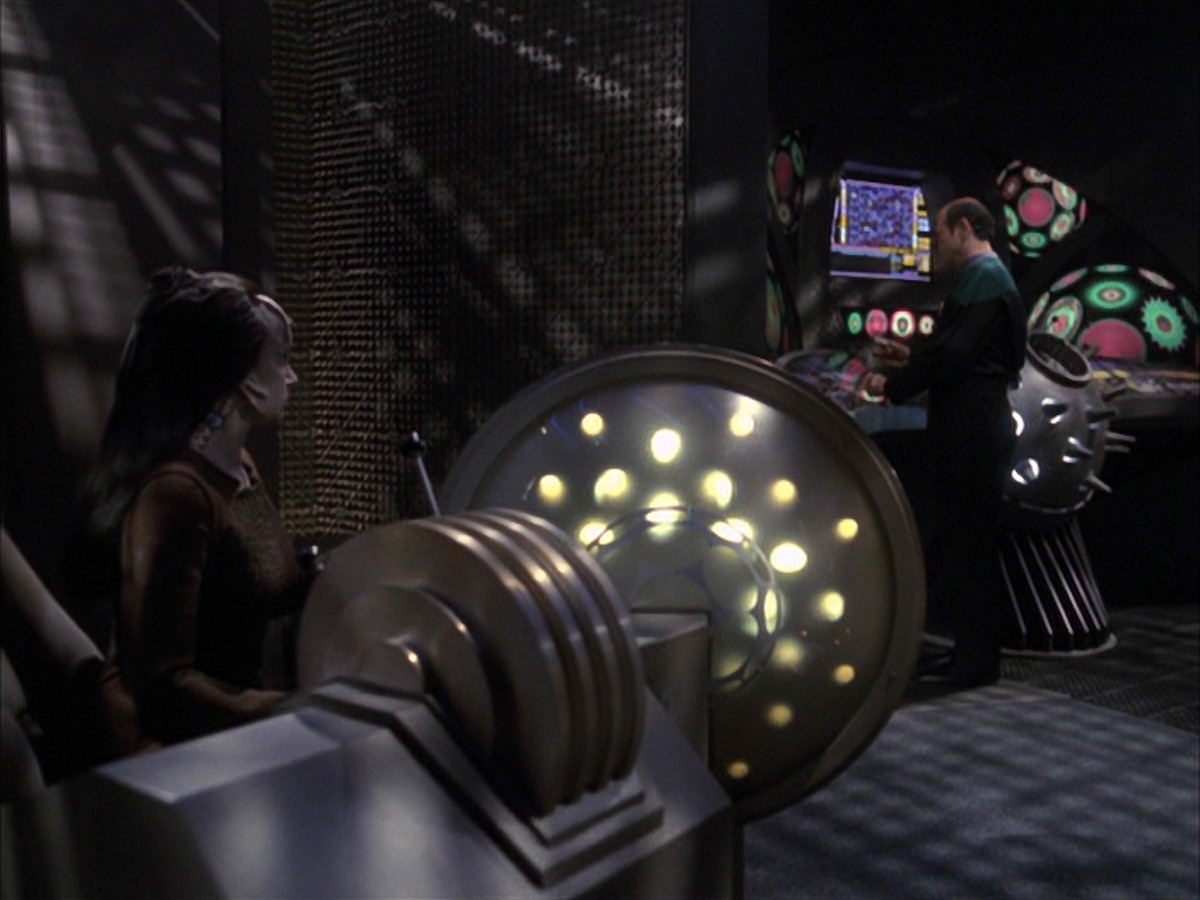 extant_StarTrek_VOY_7x09_7x10-FleshAndBlood_2188.jpg