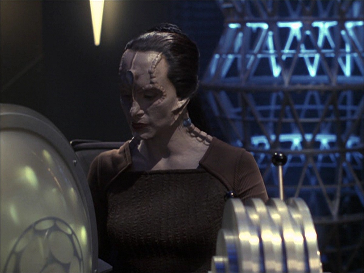 extant_StarTrek_VOY_7x09_7x10-FleshAndBlood_2209.jpg