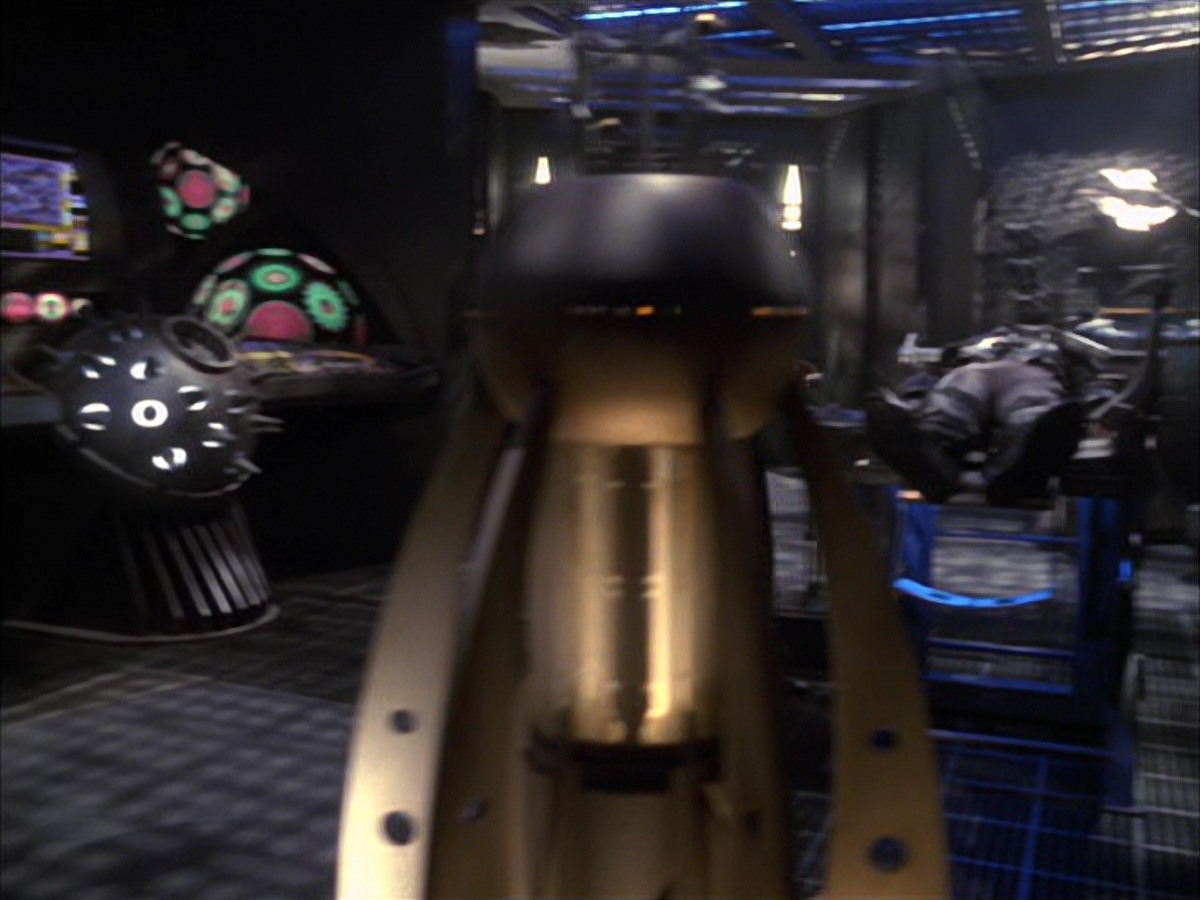 extant_StarTrek_VOY_7x09_7x10-FleshAndBlood_2223.jpg