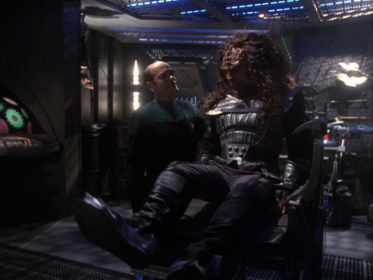 extant_StarTrek_VOY_7x09_7x10-FleshAndBlood_2233.jpg