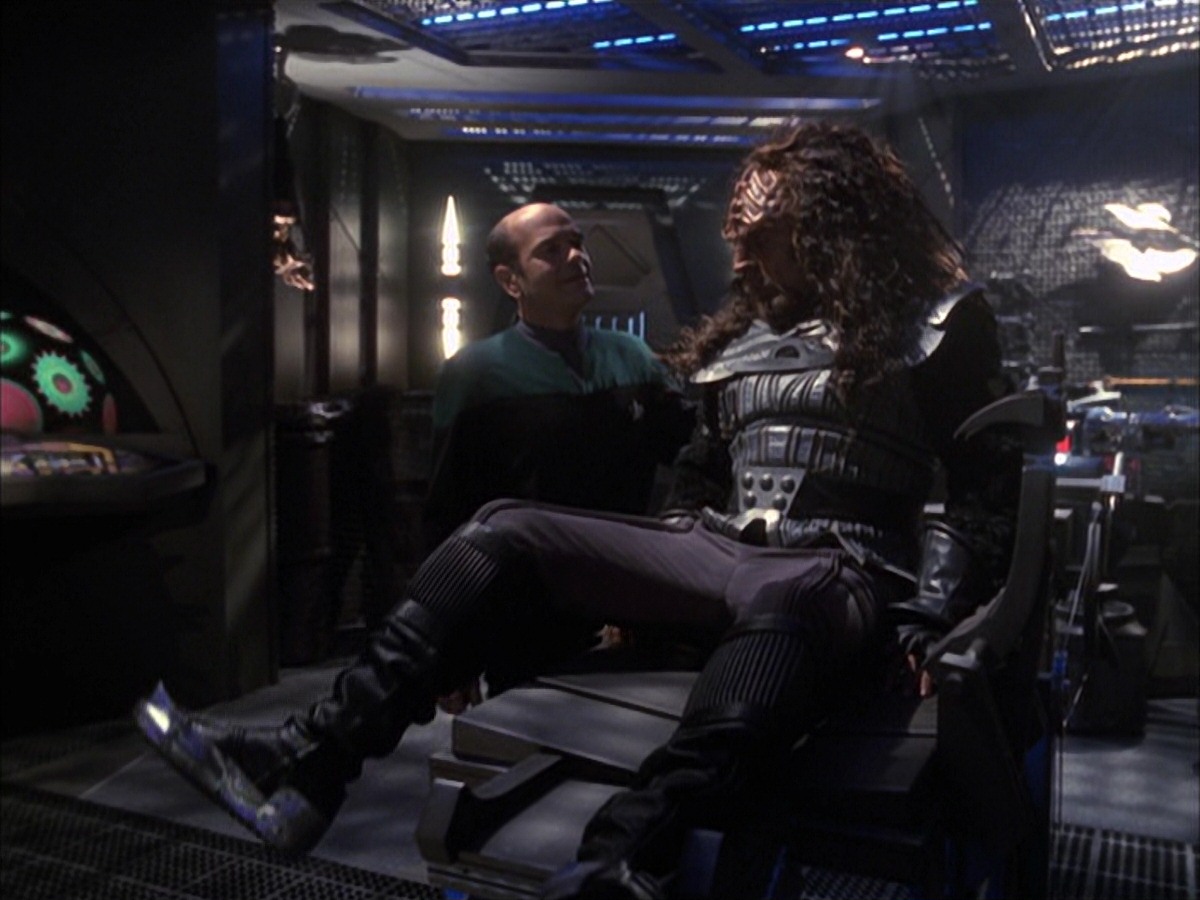 extant_StarTrek_VOY_7x09_7x10-FleshAndBlood_2234.jpg