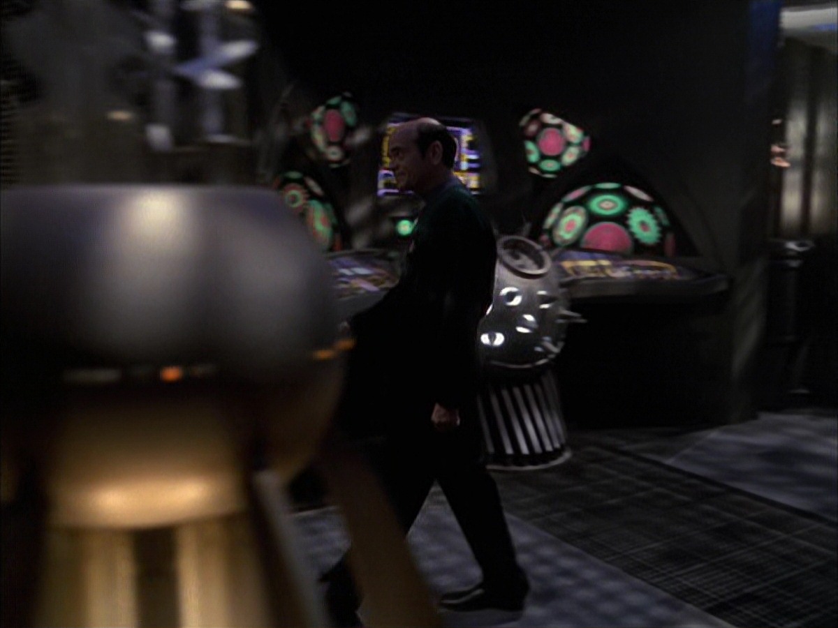 extant_StarTrek_VOY_7x09_7x10-FleshAndBlood_2247.jpg