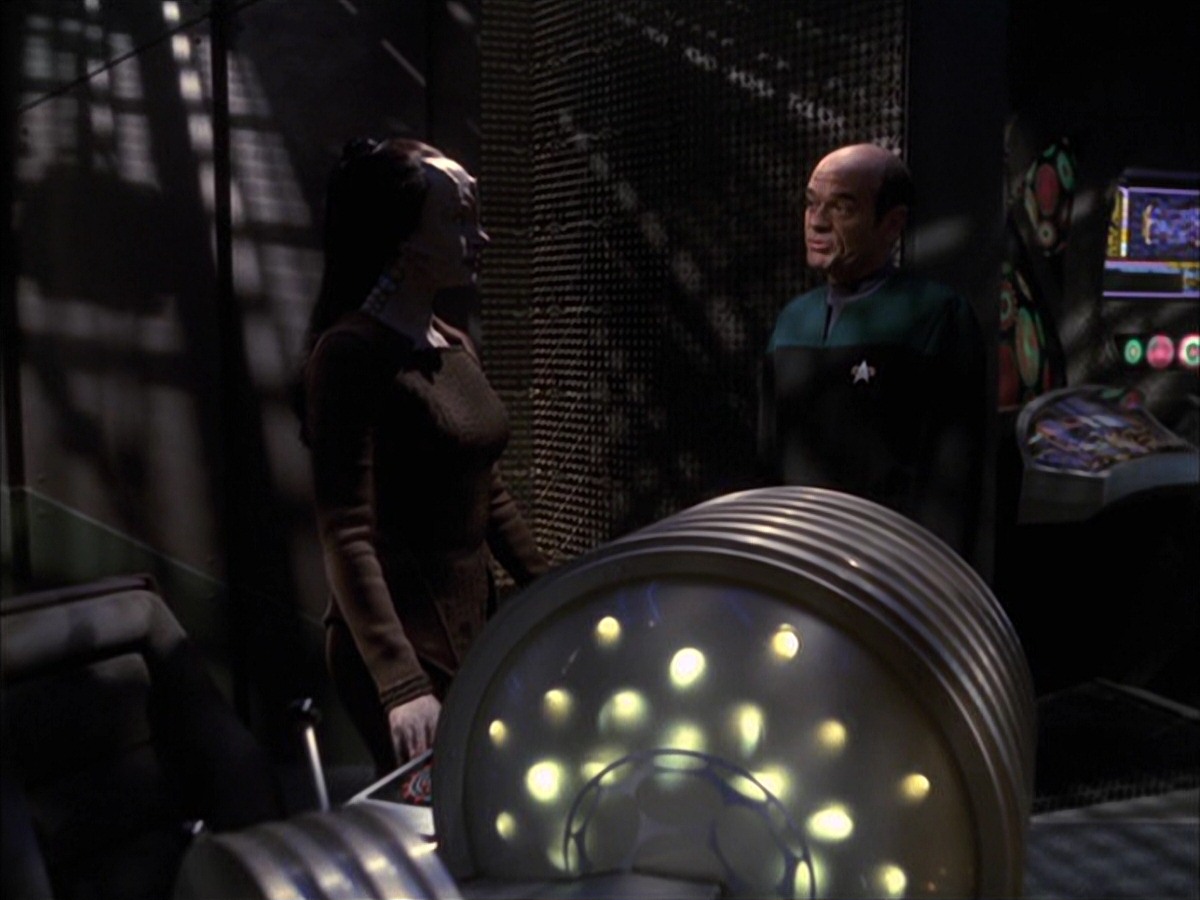 extant_StarTrek_VOY_7x09_7x10-FleshAndBlood_2252.jpg