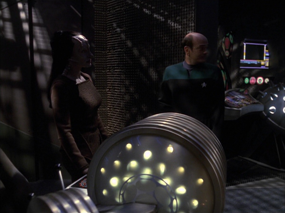 extant_StarTrek_VOY_7x09_7x10-FleshAndBlood_2268.jpg