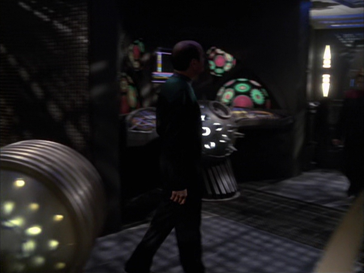 extant_StarTrek_VOY_7x09_7x10-FleshAndBlood_2271.jpg