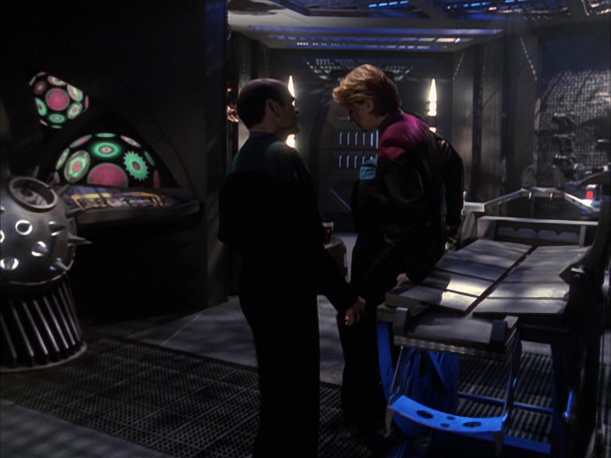 extant_StarTrek_VOY_7x09_7x10-FleshAndBlood_2276.jpg