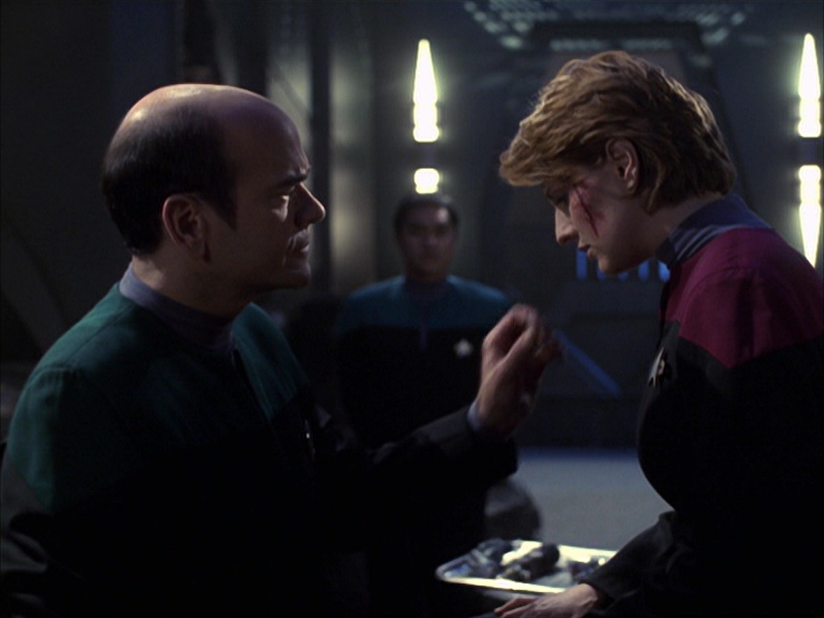 extant_StarTrek_VOY_7x09_7x10-FleshAndBlood_2287.jpg