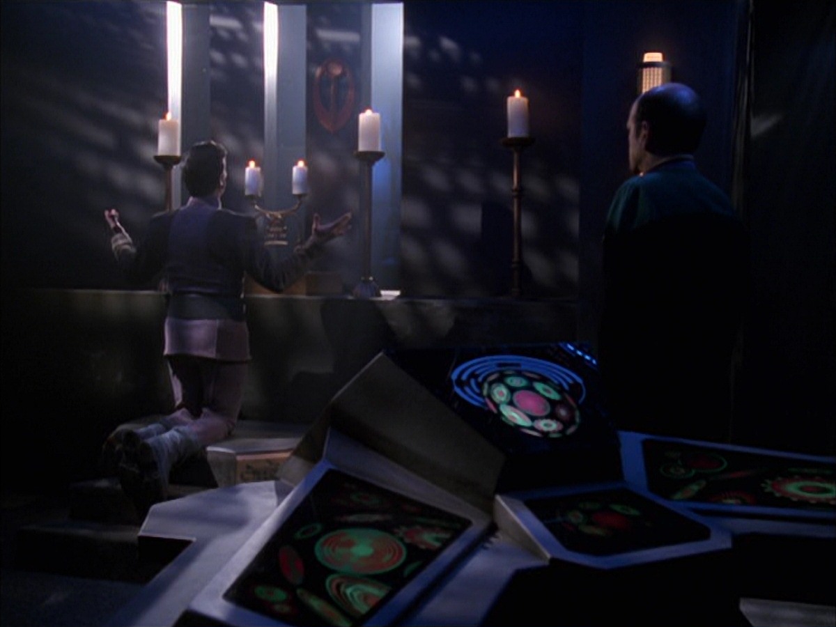 extant_StarTrek_VOY_7x09_7x10-FleshAndBlood_2330.jpg