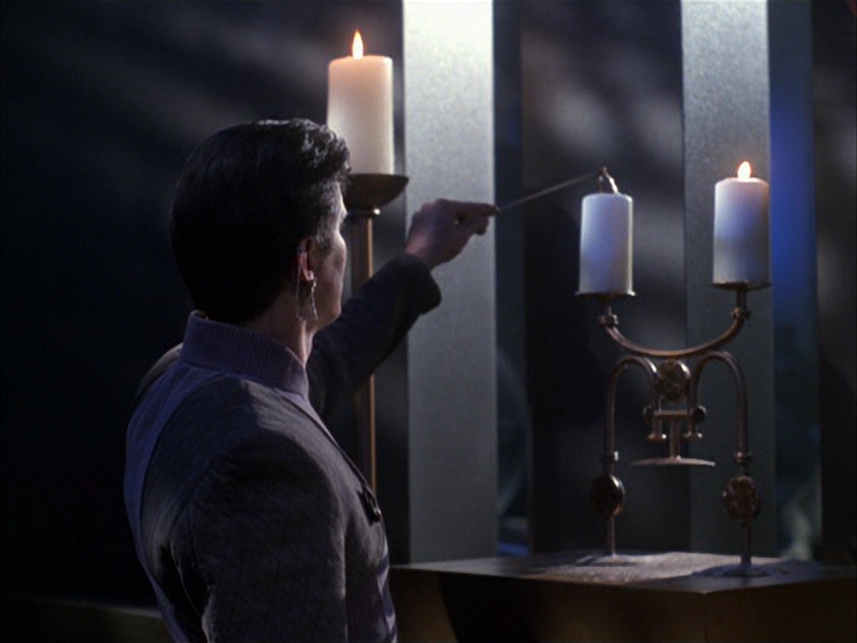 extant_StarTrek_VOY_7x09_7x10-FleshAndBlood_2350.jpg