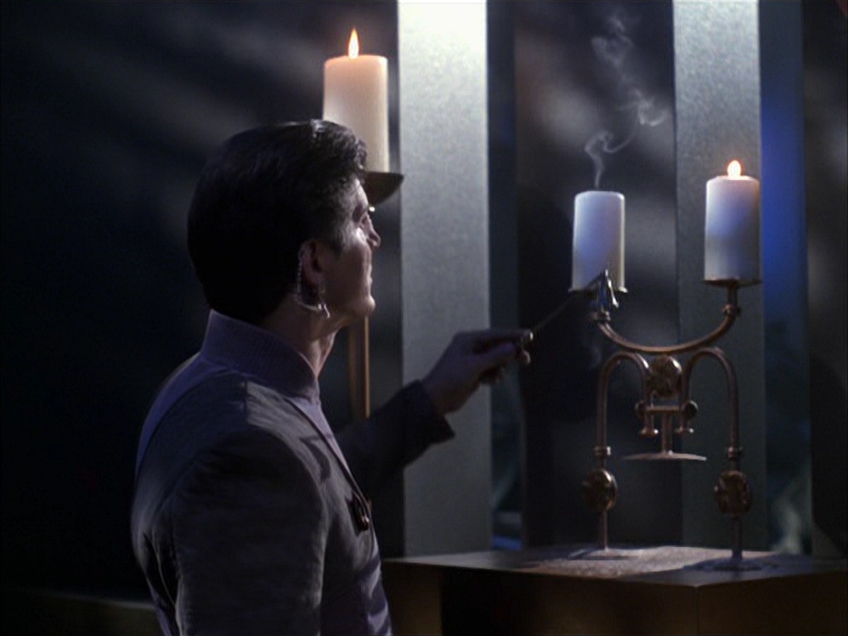 extant_StarTrek_VOY_7x09_7x10-FleshAndBlood_2353.jpg