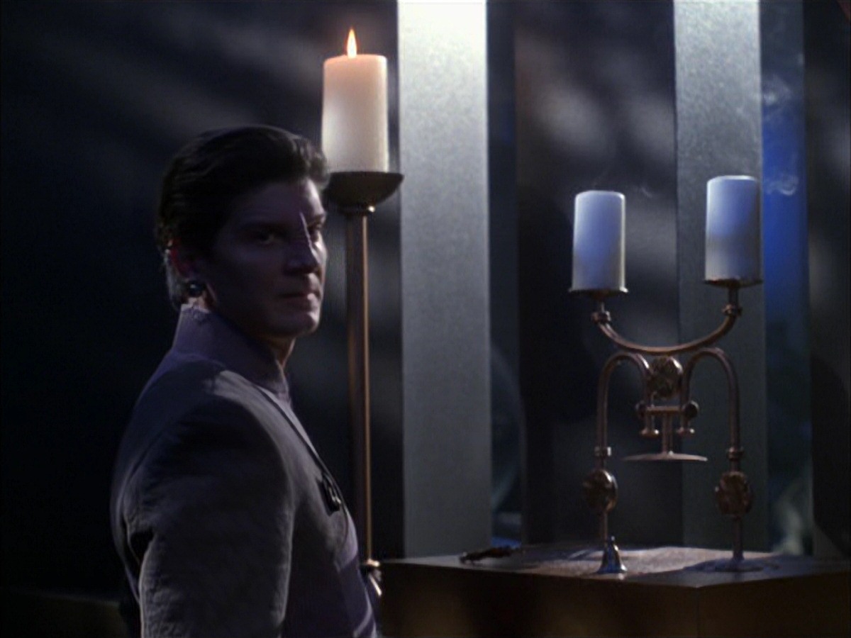extant_StarTrek_VOY_7x09_7x10-FleshAndBlood_2363.jpg