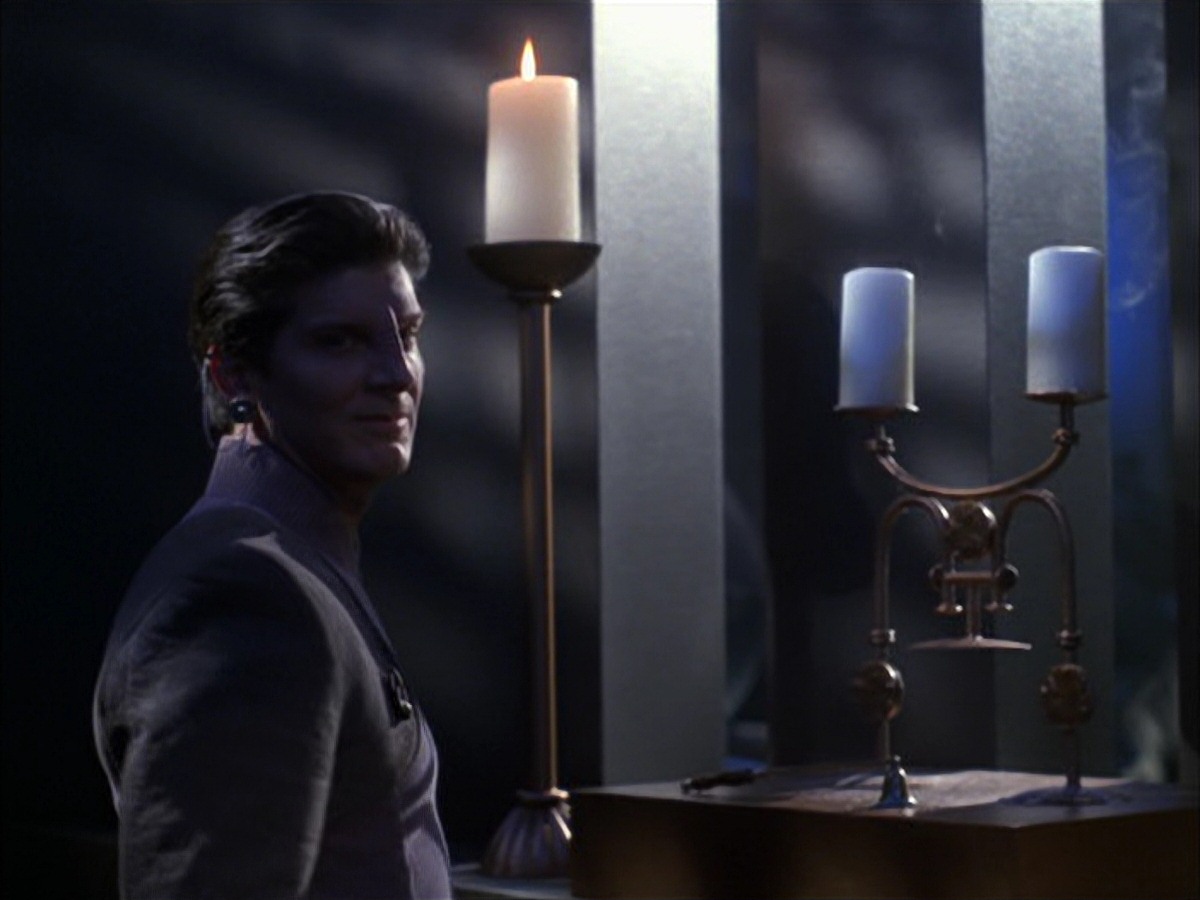 extant_StarTrek_VOY_7x09_7x10-FleshAndBlood_2364.jpg
