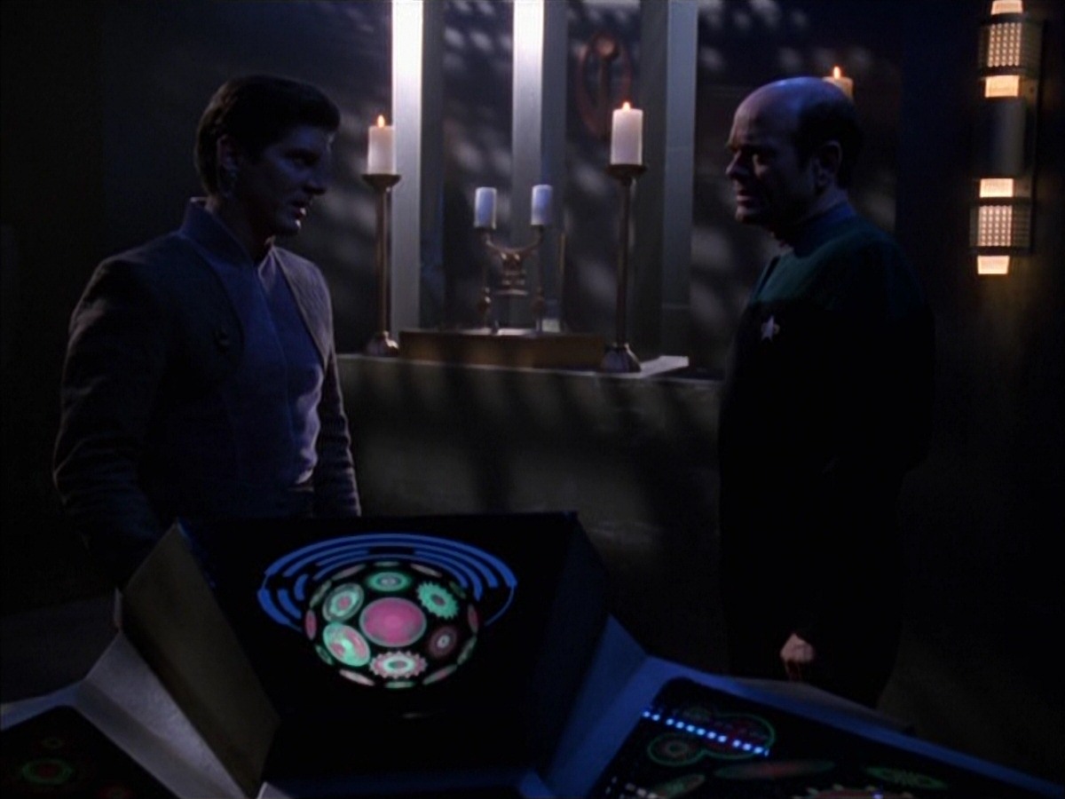 extant_StarTrek_VOY_7x09_7x10-FleshAndBlood_2385.jpg