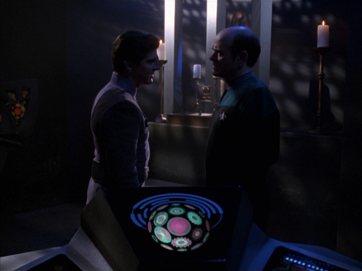 extant_StarTrek_VOY_7x09_7x10-FleshAndBlood_2405.jpg