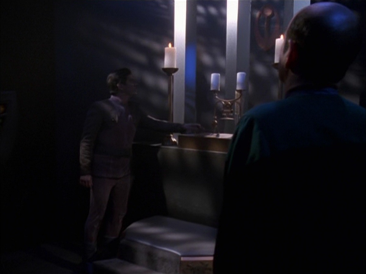 extant_StarTrek_VOY_7x09_7x10-FleshAndBlood_2415.jpg