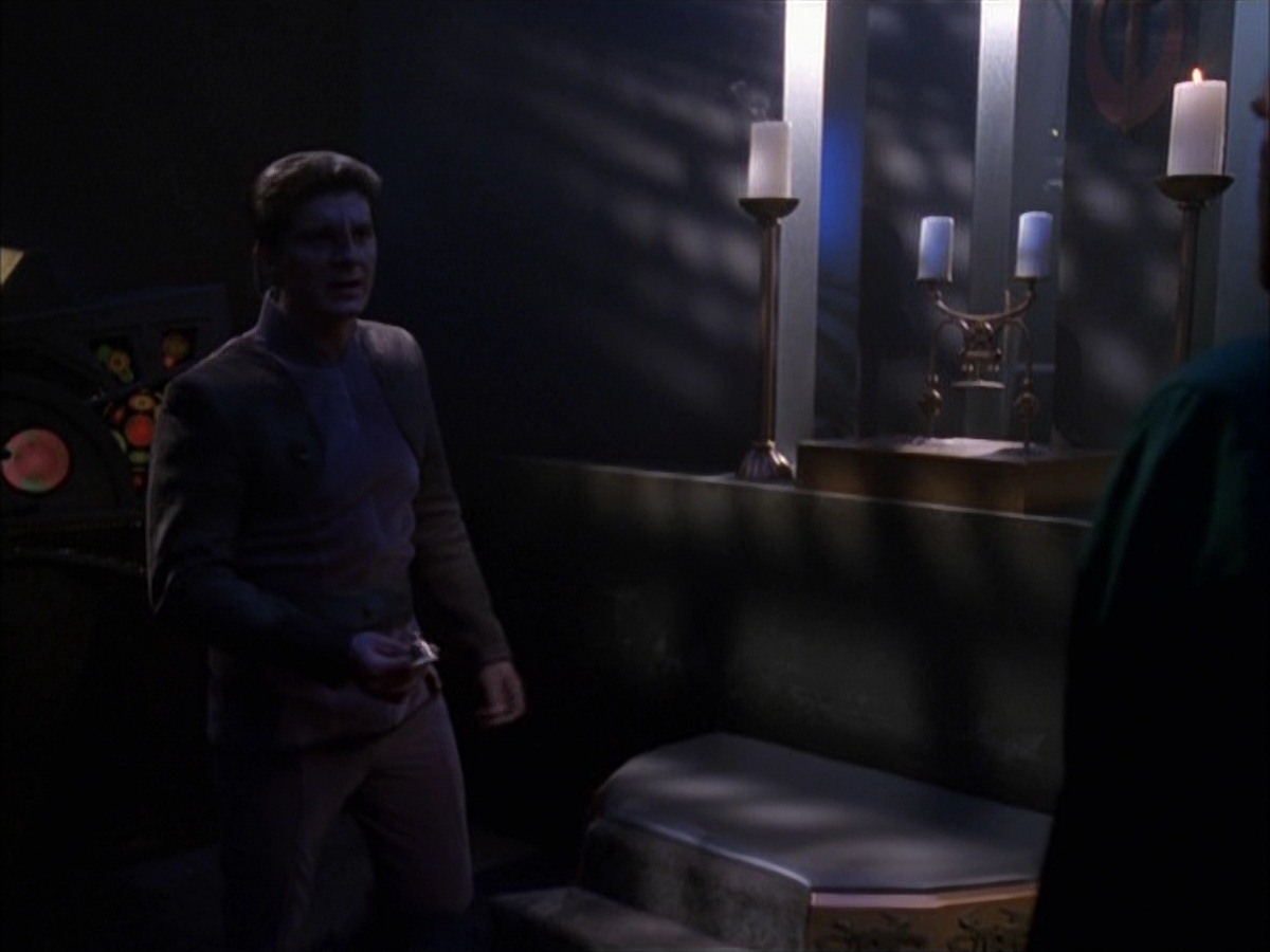 extant_StarTrek_VOY_7x09_7x10-FleshAndBlood_2429.jpg