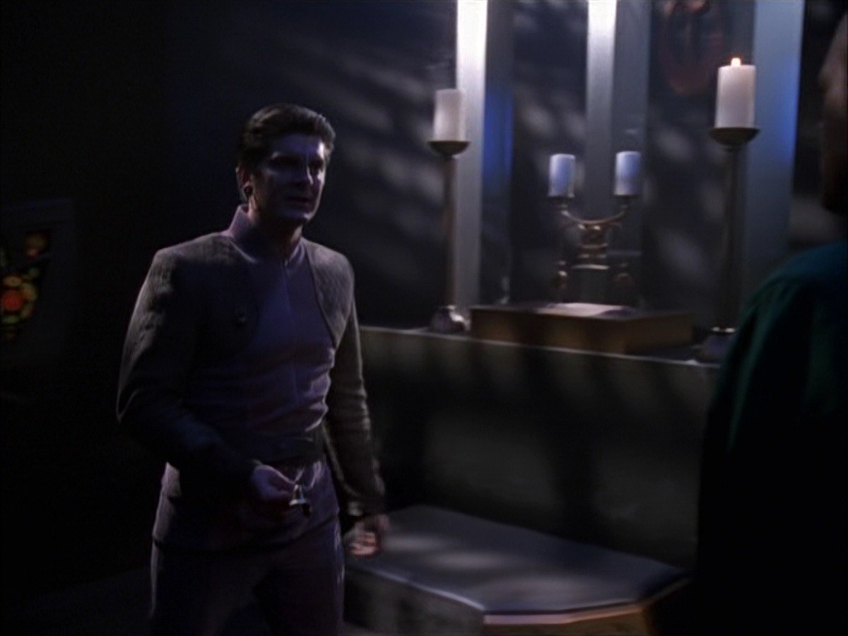 extant_StarTrek_VOY_7x09_7x10-FleshAndBlood_2430.jpg