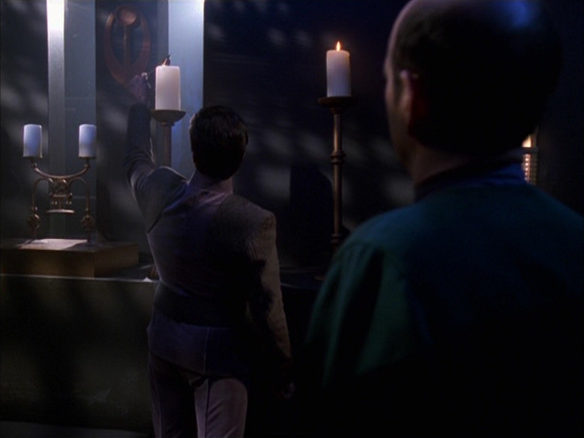 extant_StarTrek_VOY_7x09_7x10-FleshAndBlood_2449.jpg