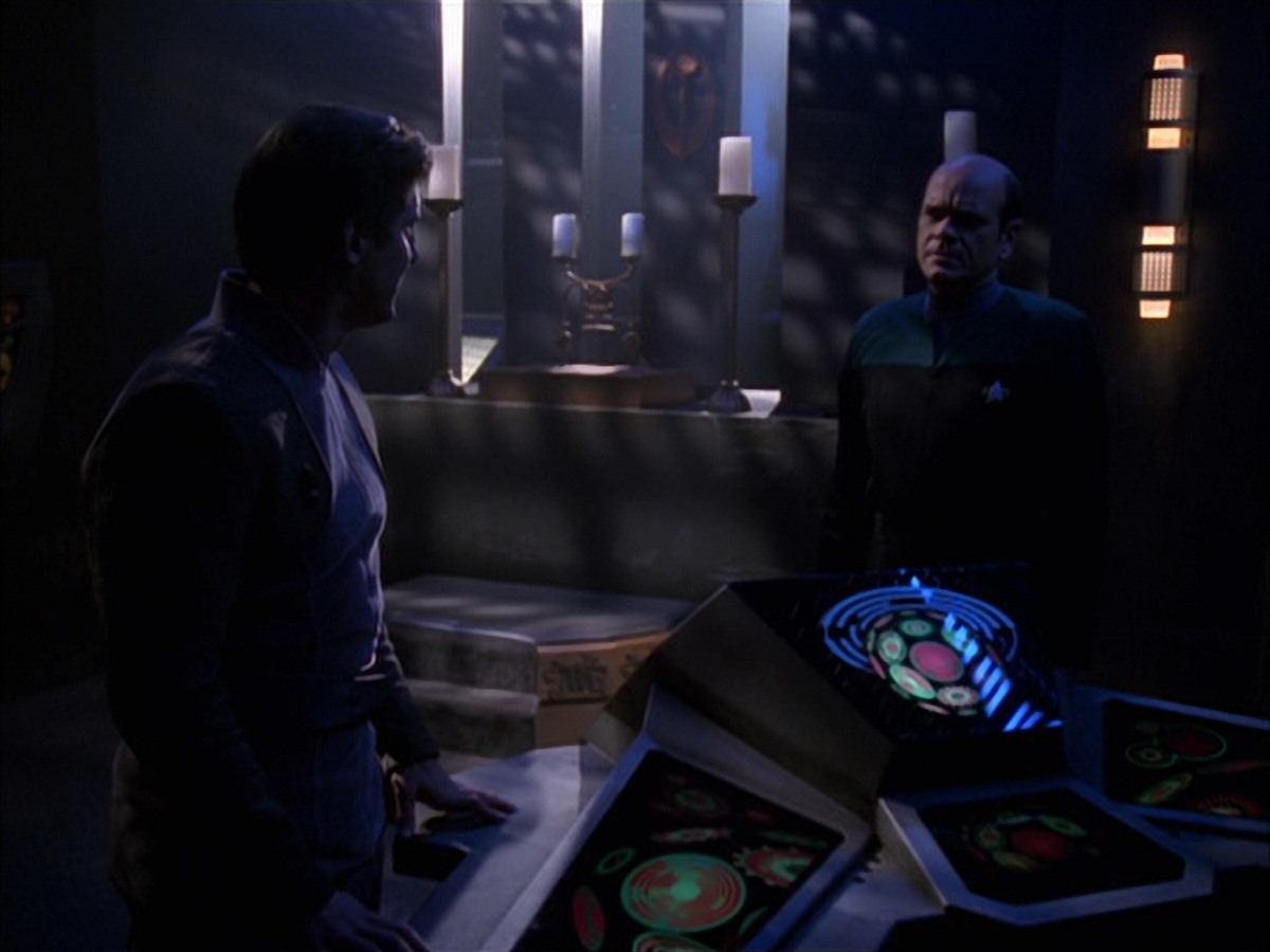 extant_StarTrek_VOY_7x09_7x10-FleshAndBlood_2479.jpg