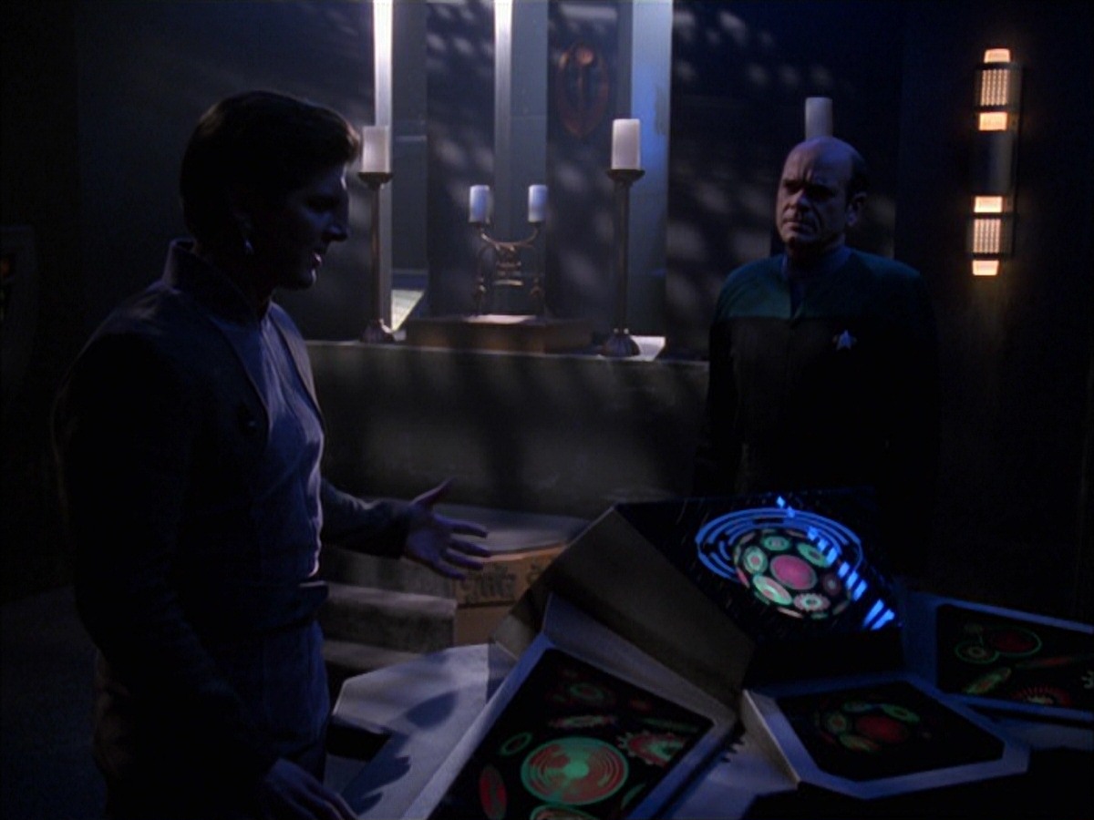 extant_StarTrek_VOY_7x09_7x10-FleshAndBlood_2484.jpg