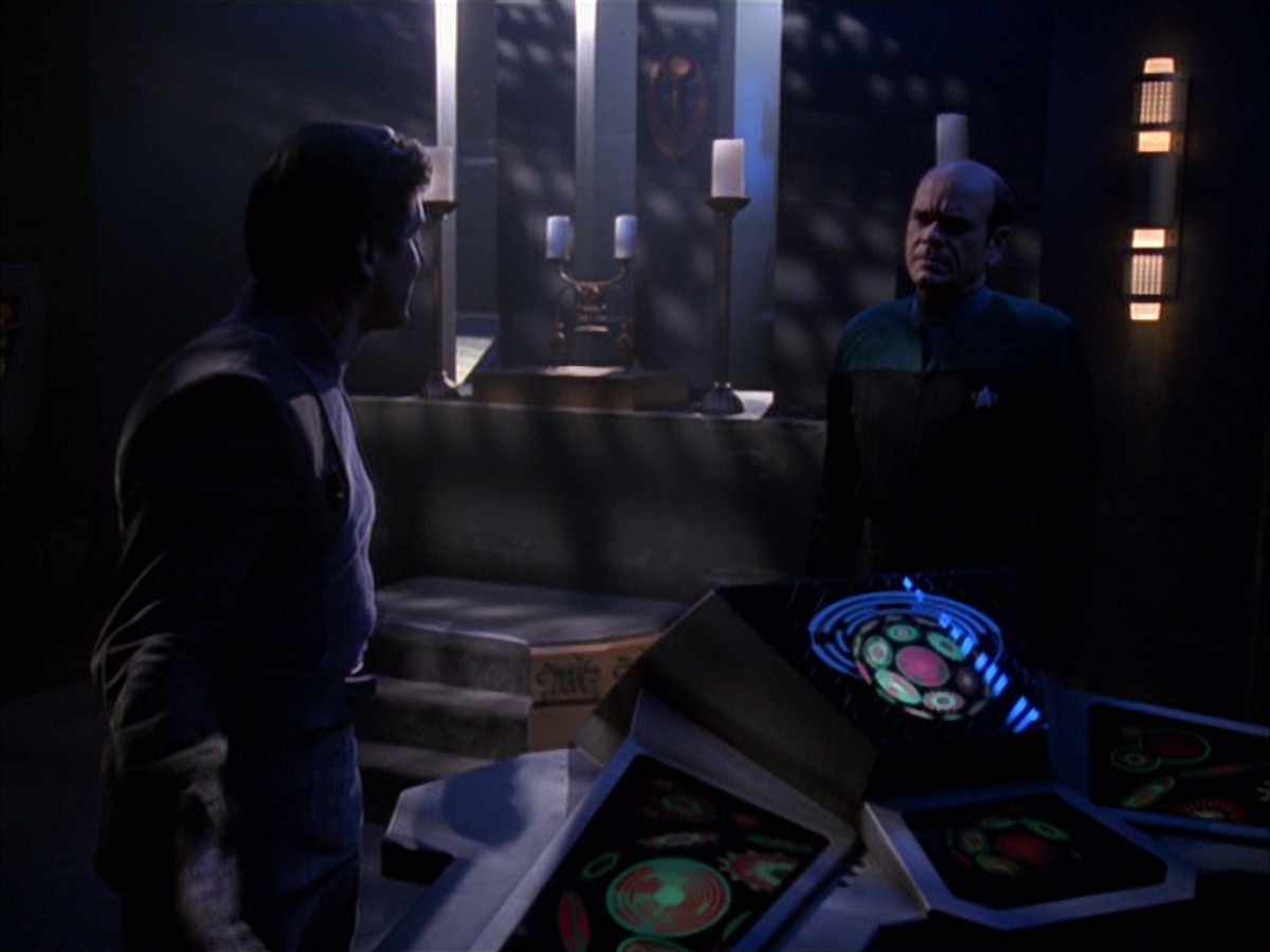 extant_StarTrek_VOY_7x09_7x10-FleshAndBlood_2486.jpg