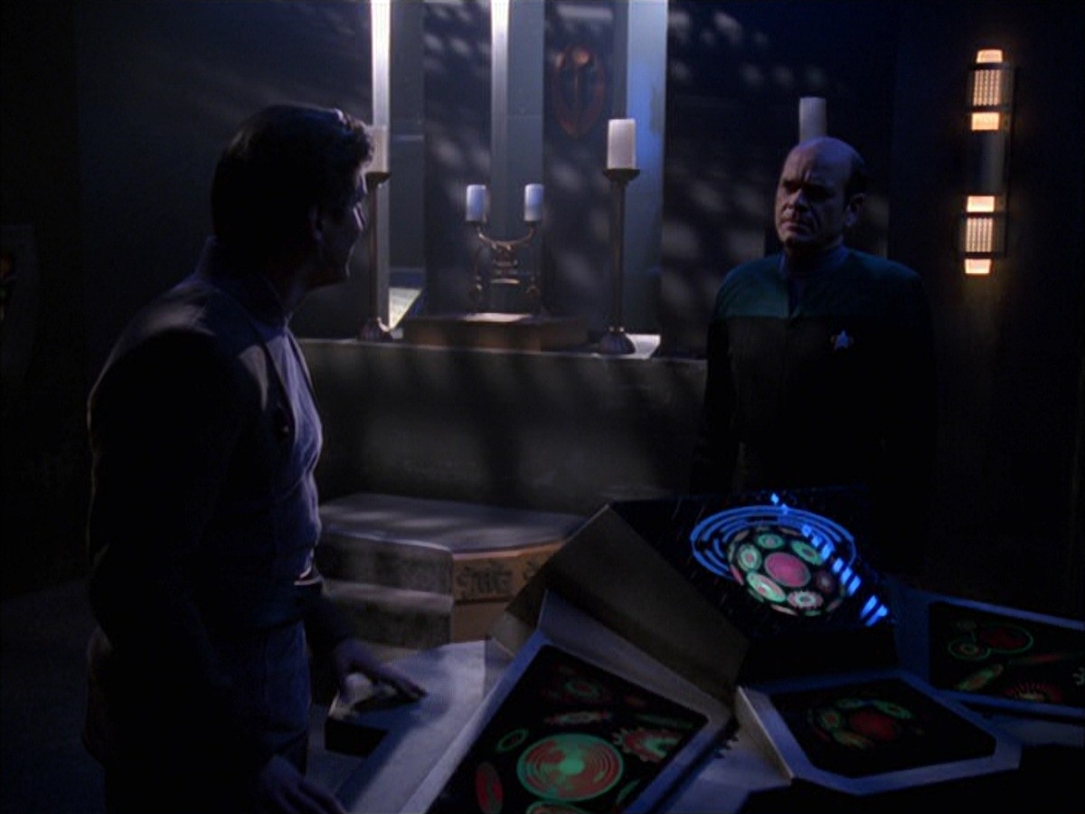 extant_StarTrek_VOY_7x09_7x10-FleshAndBlood_2487.jpg