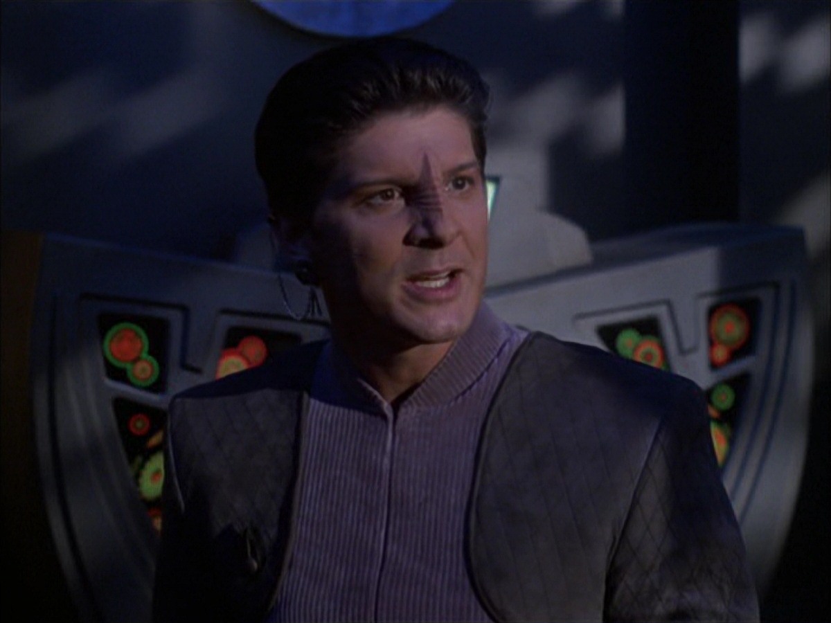 extant_StarTrek_VOY_7x09_7x10-FleshAndBlood_2495.jpg