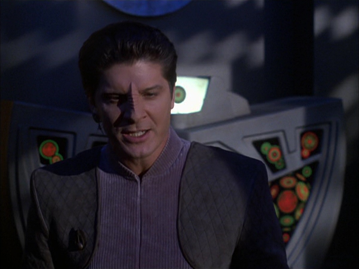 extant_StarTrek_VOY_7x09_7x10-FleshAndBlood_2520.jpg