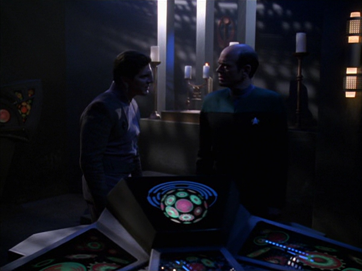 extant_StarTrek_VOY_7x09_7x10-FleshAndBlood_2562.jpg