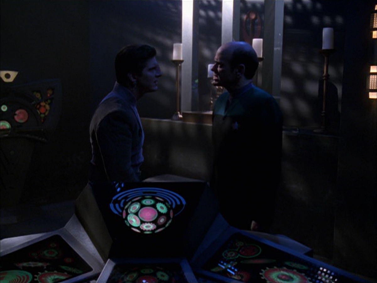 extant_StarTrek_VOY_7x09_7x10-FleshAndBlood_2566.jpg
