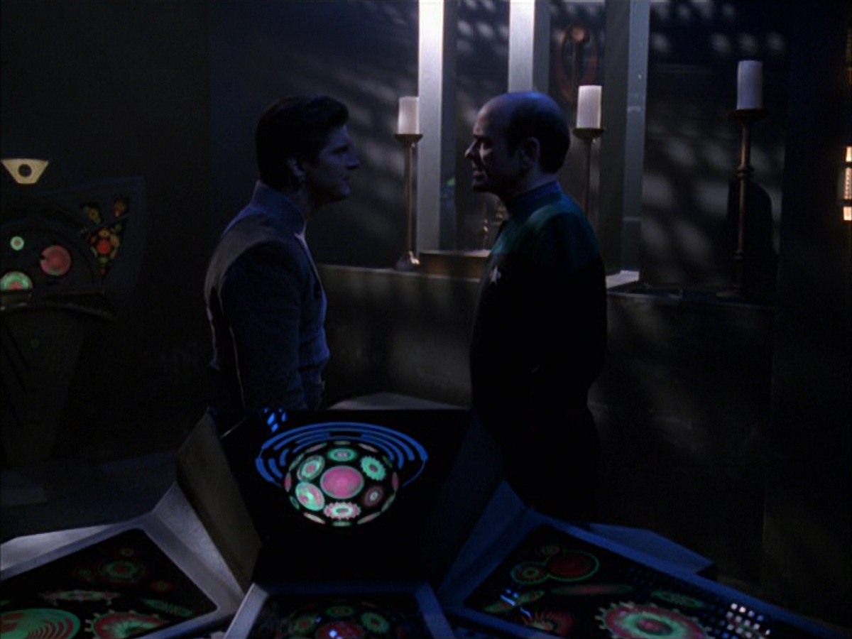 extant_StarTrek_VOY_7x09_7x10-FleshAndBlood_2569.jpg