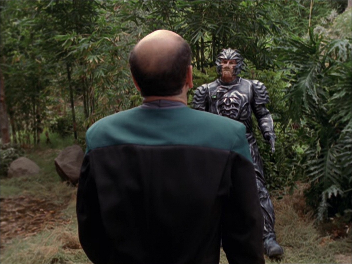 extant_StarTrek_VOY_7x09_7x10-FleshAndBlood_2790.jpg