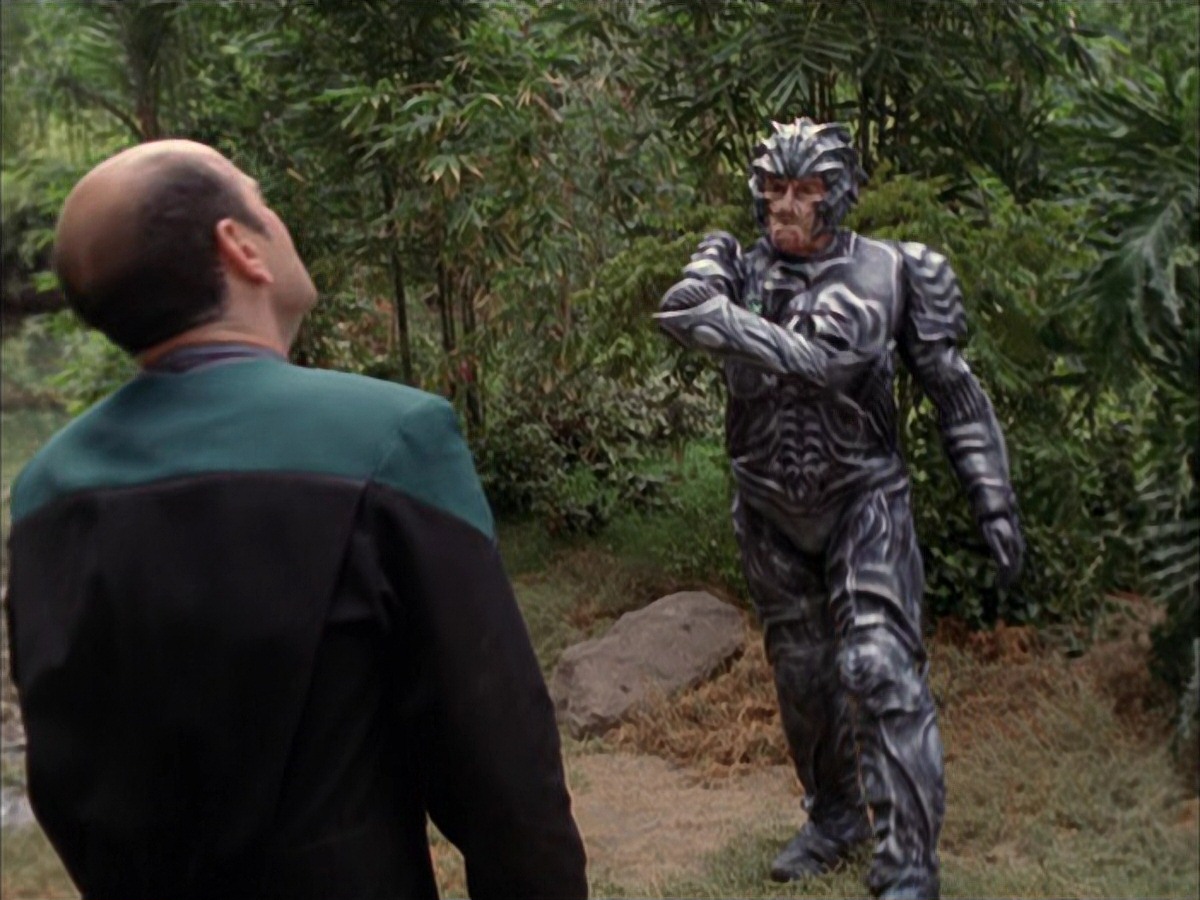 extant_StarTrek_VOY_7x09_7x10-FleshAndBlood_2799.jpg
