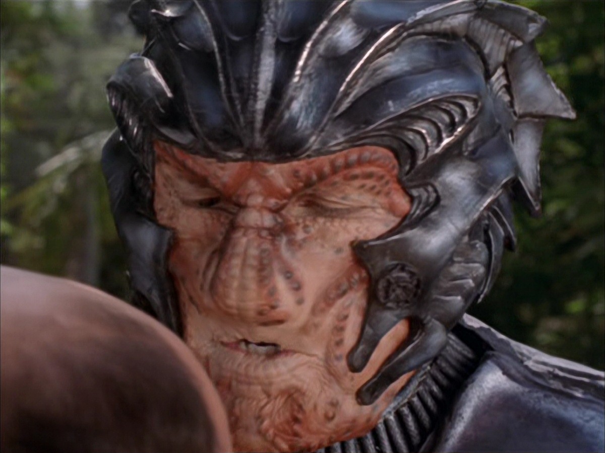 extant_StarTrek_VOY_7x09_7x10-FleshAndBlood_2825.jpg