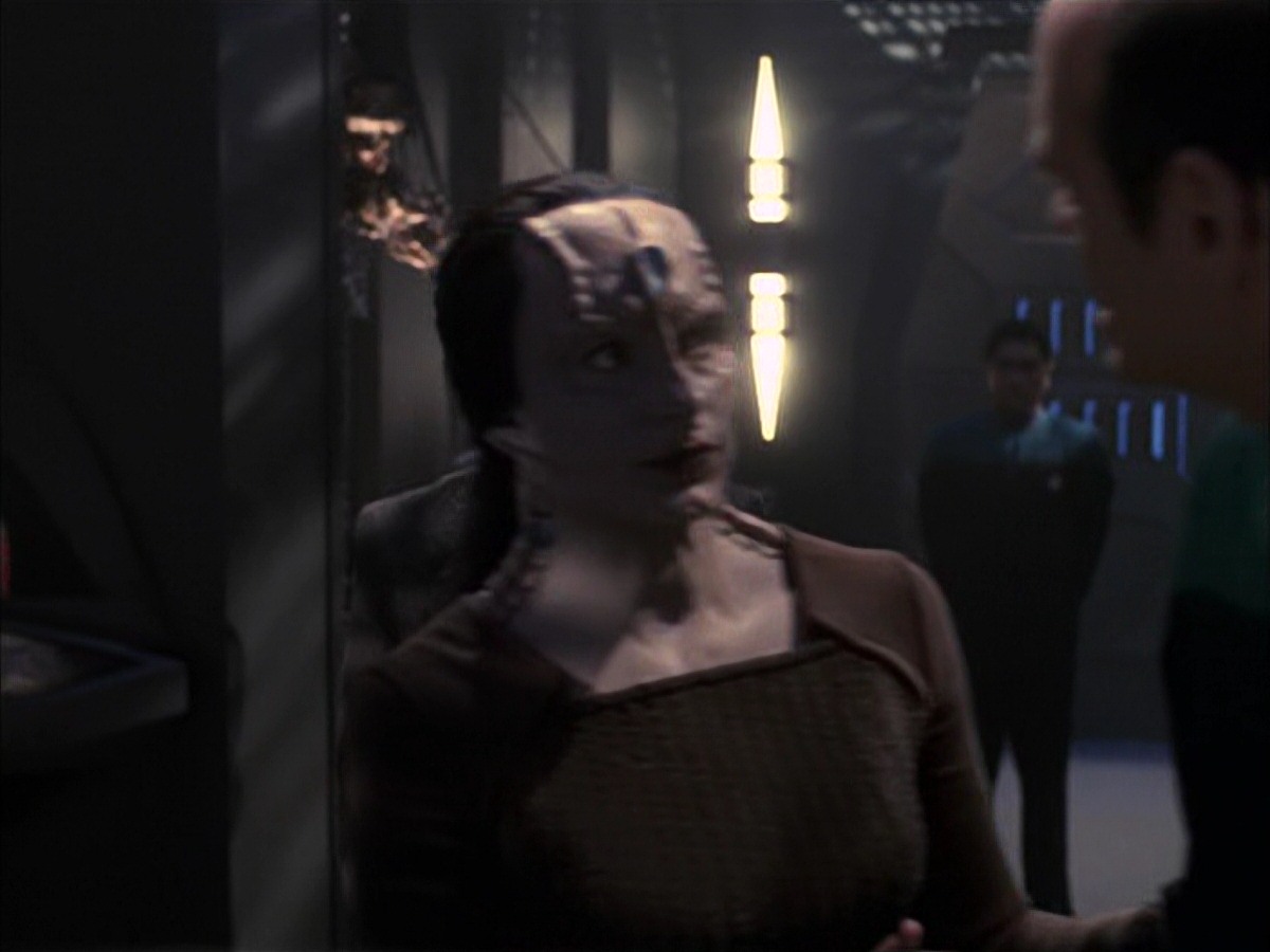 extant_StarTrek_VOY_7x09_7x10-FleshAndBlood_2844.jpg