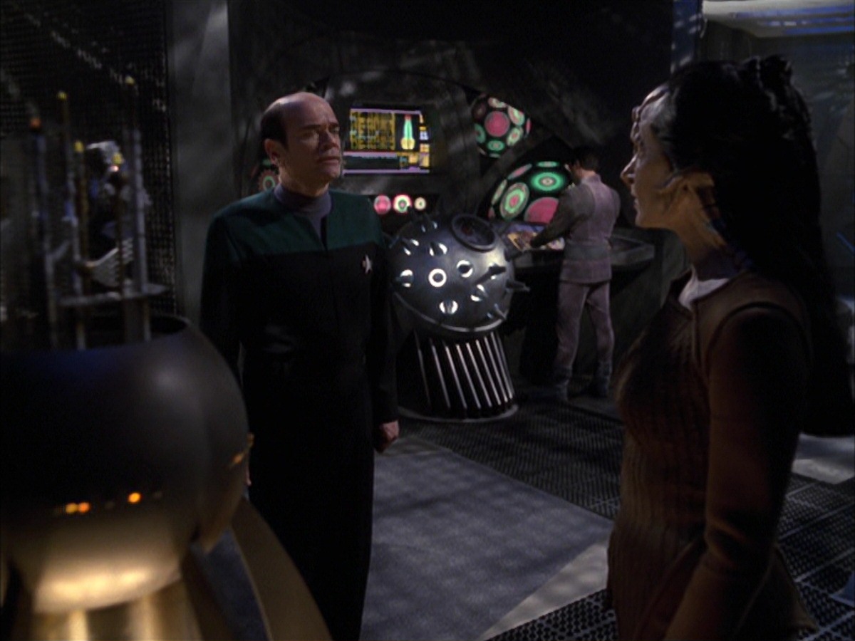 extant_StarTrek_VOY_7x09_7x10-FleshAndBlood_2949.jpg