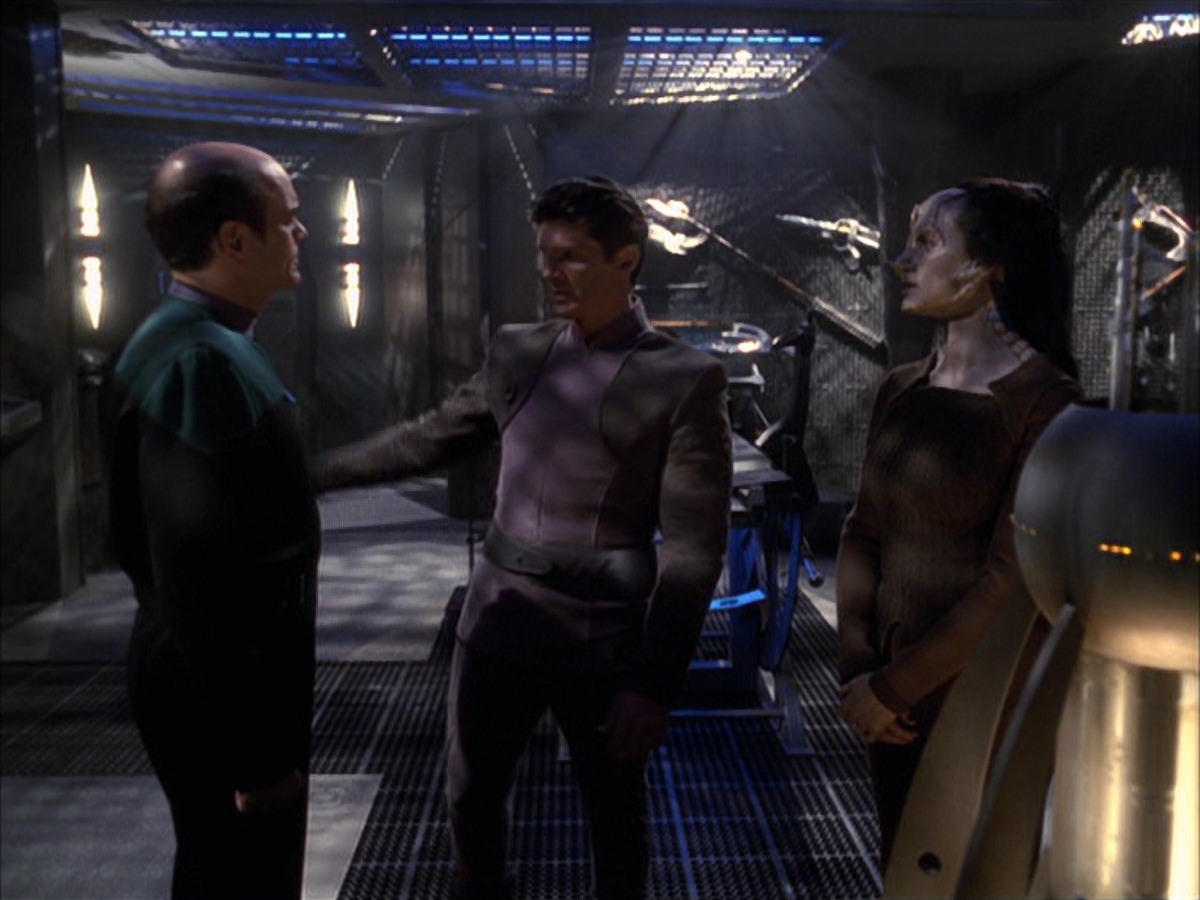 extant_StarTrek_VOY_7x09_7x10-FleshAndBlood_3022.jpg