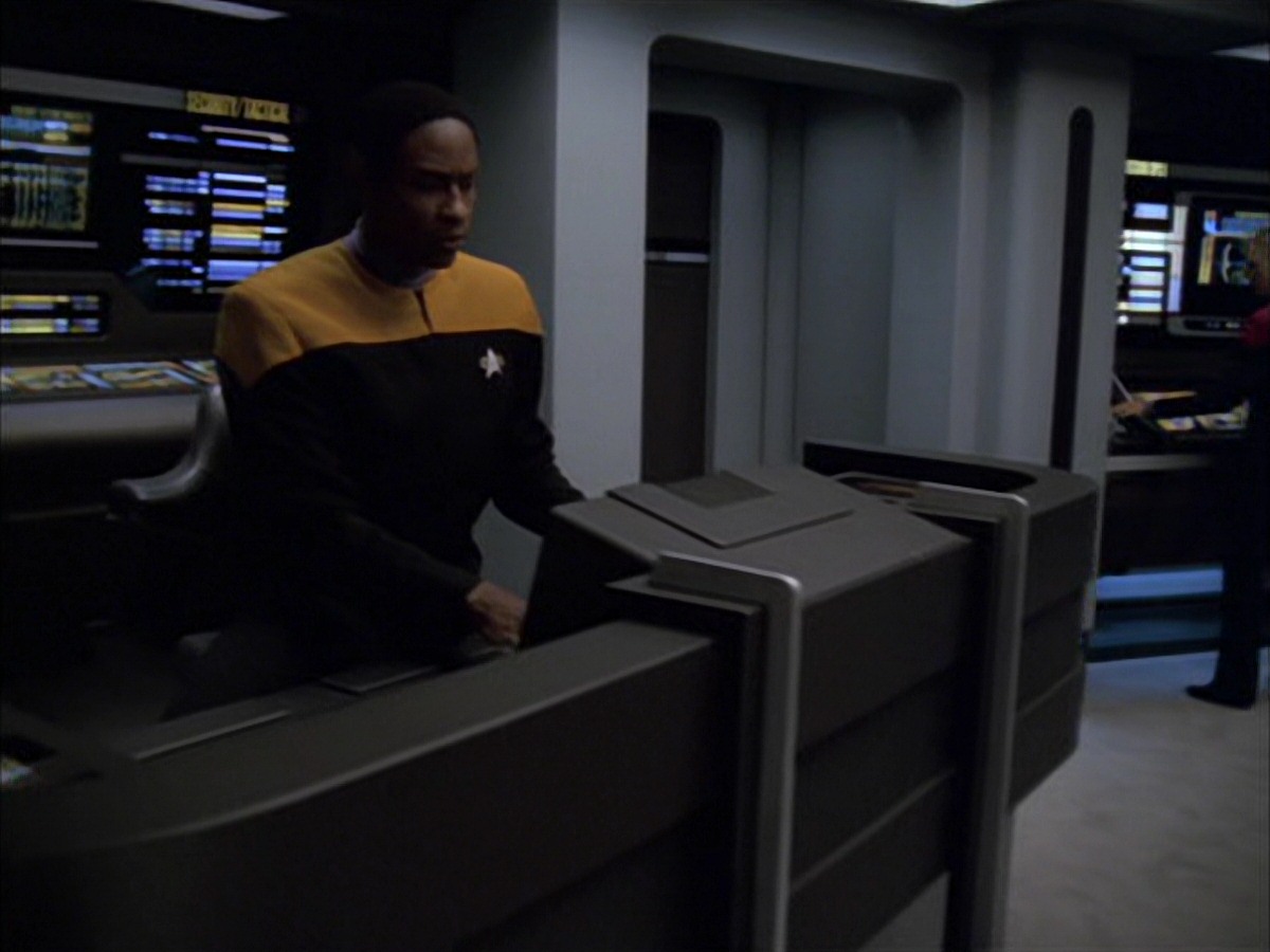 extant_StarTrek_VOY_7x09_7x10-FleshAndBlood_3074.jpg