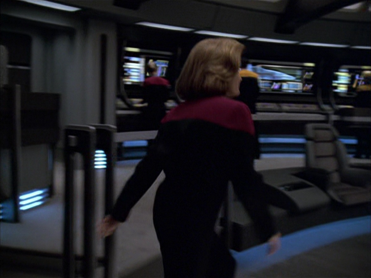 extant_StarTrek_VOY_7x09_7x10-FleshAndBlood_3079.jpg