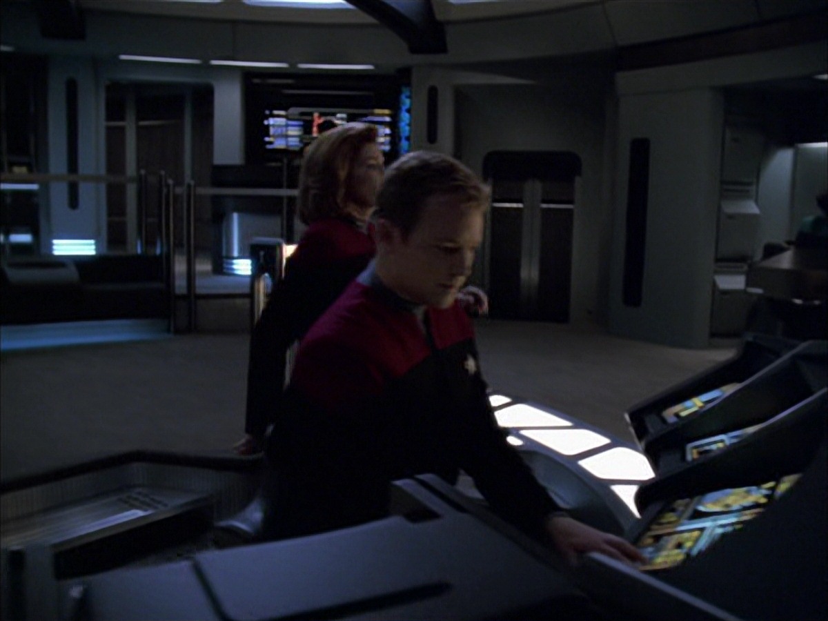 extant_StarTrek_VOY_7x09_7x10-FleshAndBlood_3085.jpg