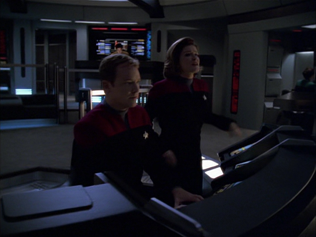 extant_StarTrek_VOY_7x09_7x10-FleshAndBlood_3086.jpg