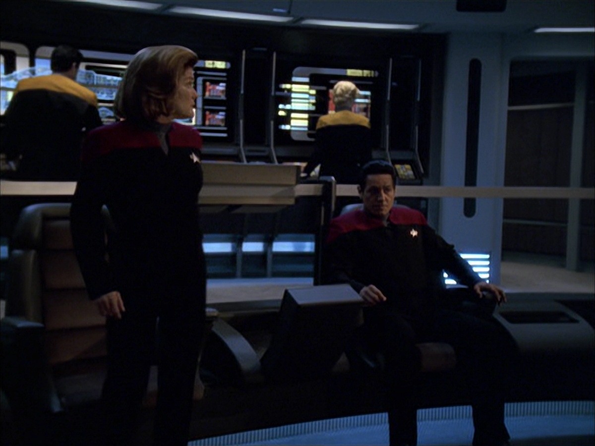 extant_StarTrek_VOY_7x09_7x10-FleshAndBlood_3114.jpg
