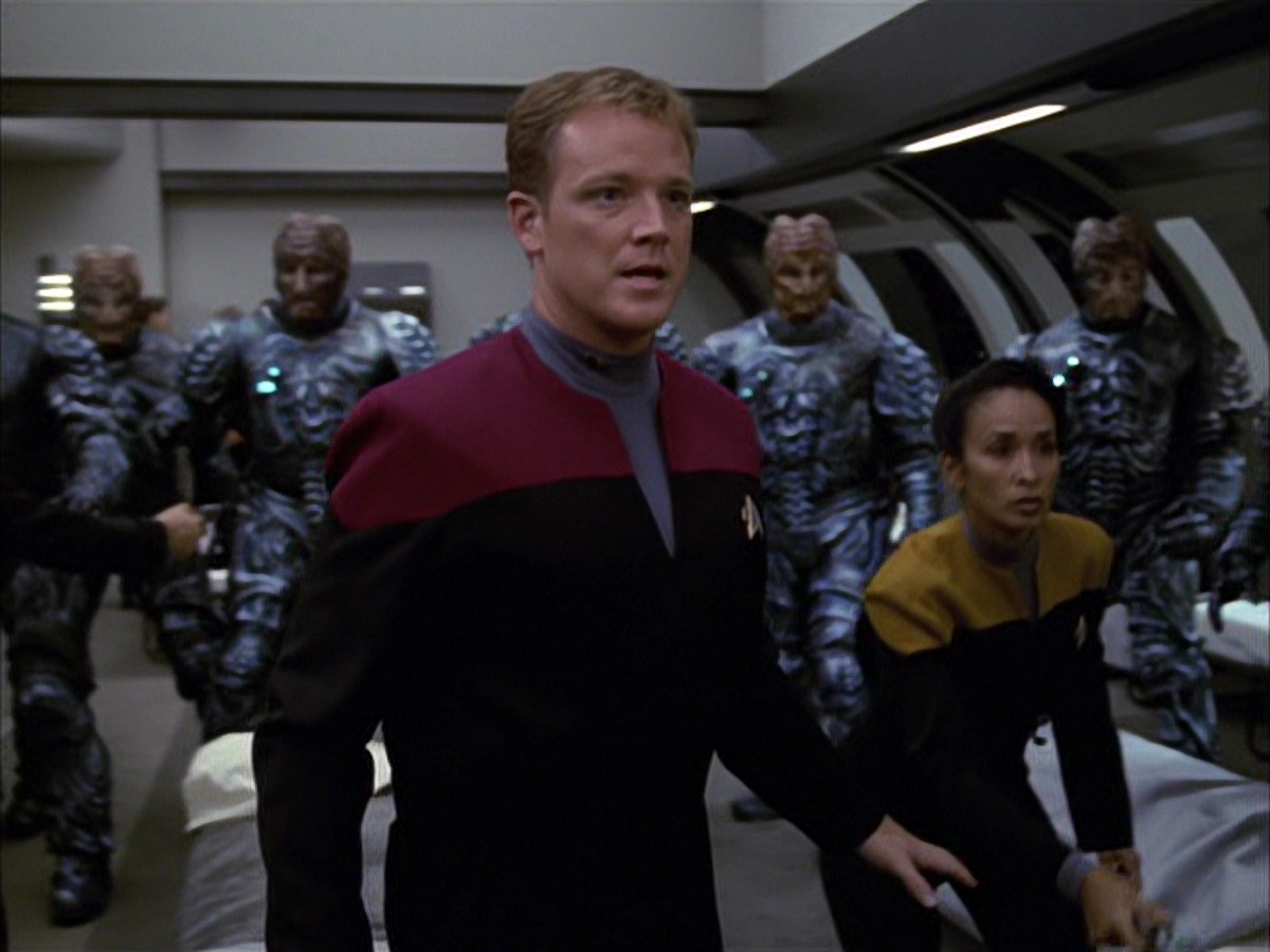 extant_StarTrek_VOY_7x09_7x10-FleshAndBlood_3293.jpg