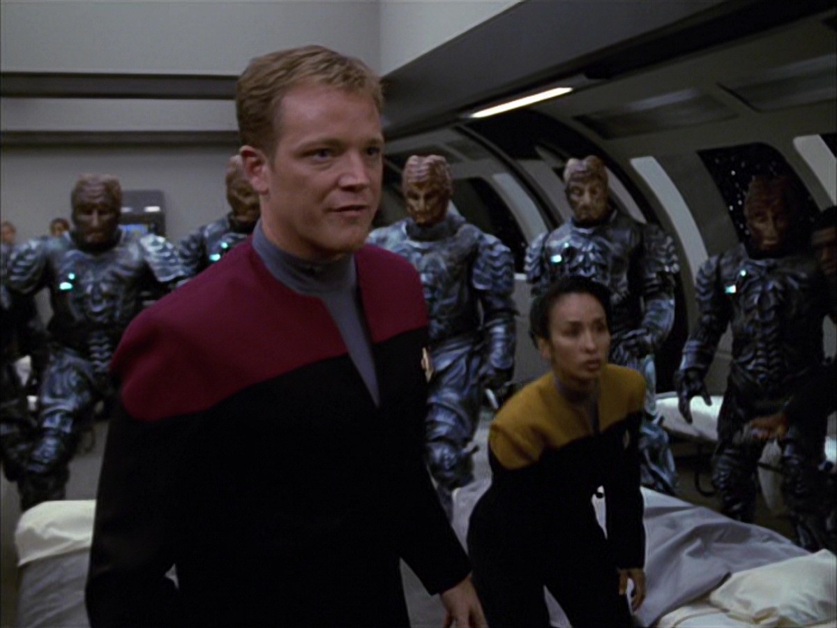 extant_StarTrek_VOY_7x09_7x10-FleshAndBlood_3295.jpg