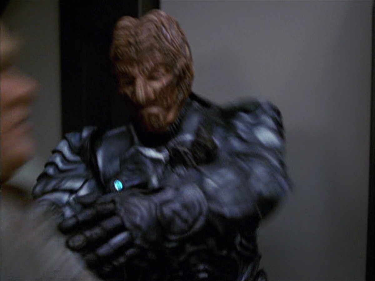 extant_StarTrek_VOY_7x09_7x10-FleshAndBlood_3297.jpg