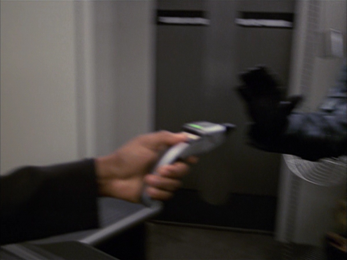 extant_StarTrek_VOY_7x09_7x10-FleshAndBlood_3361.jpg